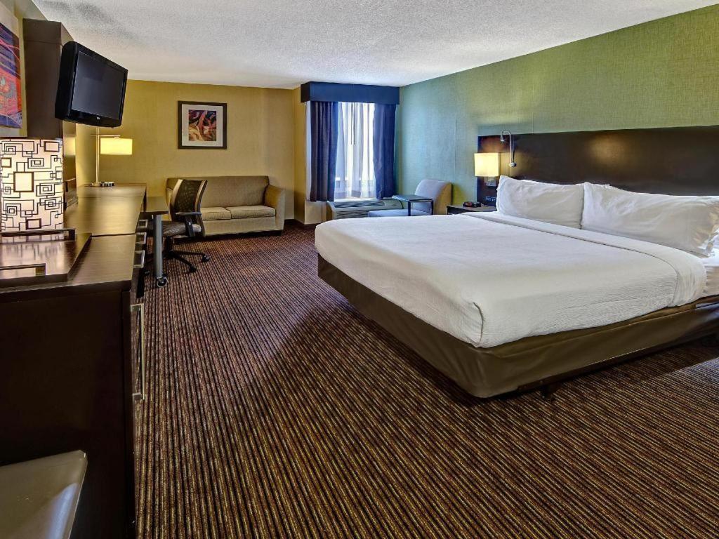 Clarion Hotel & Suites Conference Center Memphis Airport Екстер'єр фото