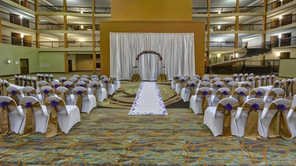 Clarion Hotel & Suites Conference Center Memphis Airport Екстер'єр фото