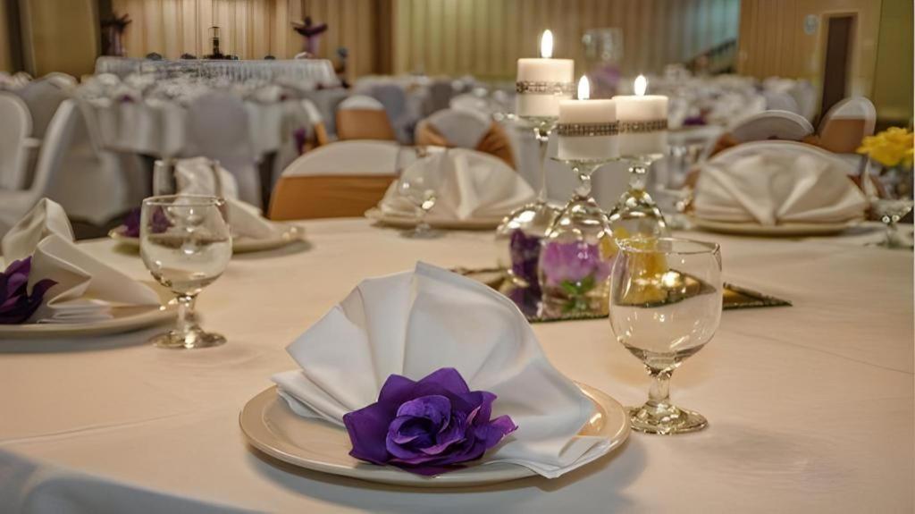 Clarion Hotel & Suites Conference Center Memphis Airport Екстер'єр фото