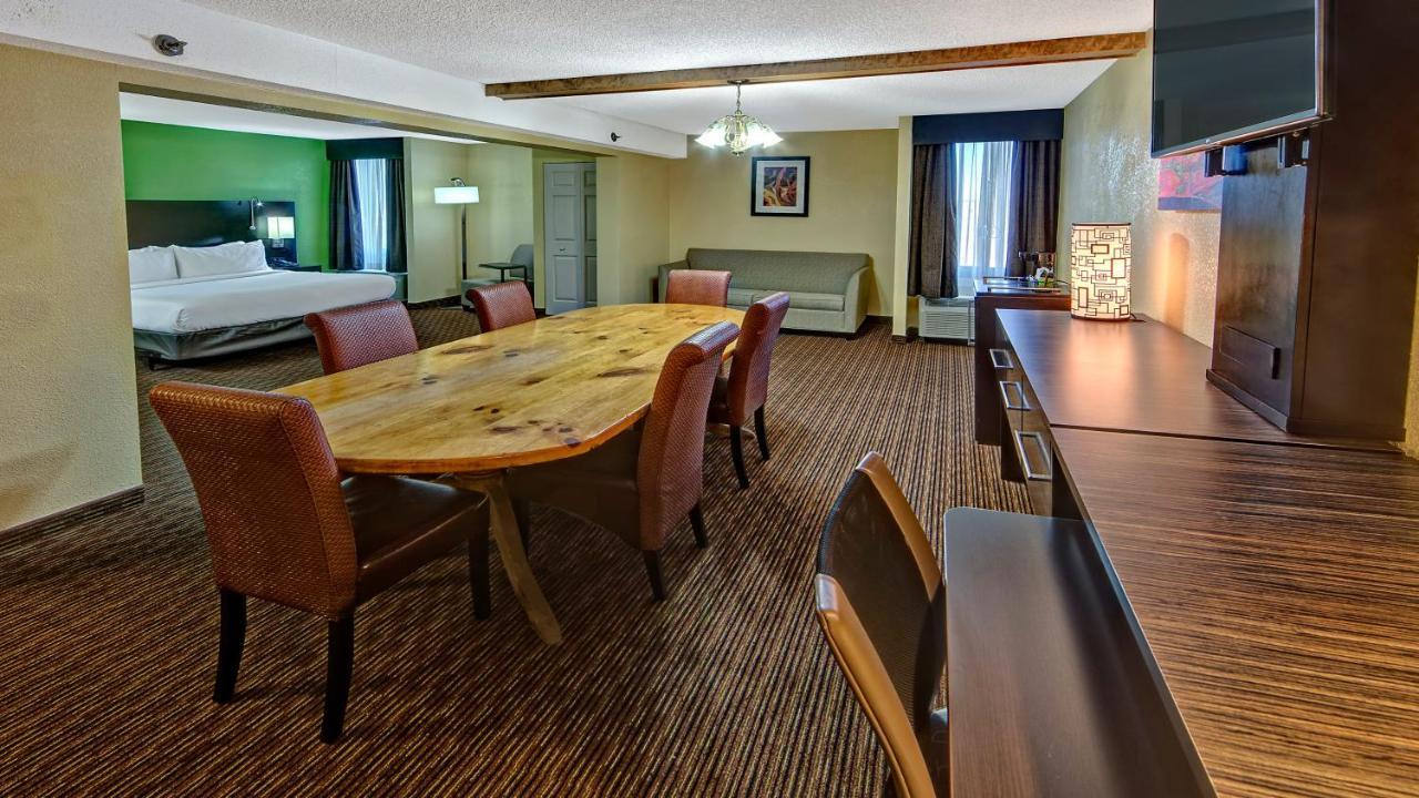Clarion Hotel & Suites Conference Center Memphis Airport Екстер'єр фото